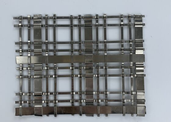 Διακοσμητικό πλέγμα από ανοξείδωτο ατσάλι υψηλής αντοχής σε αρχιτεκτονικό στυλ